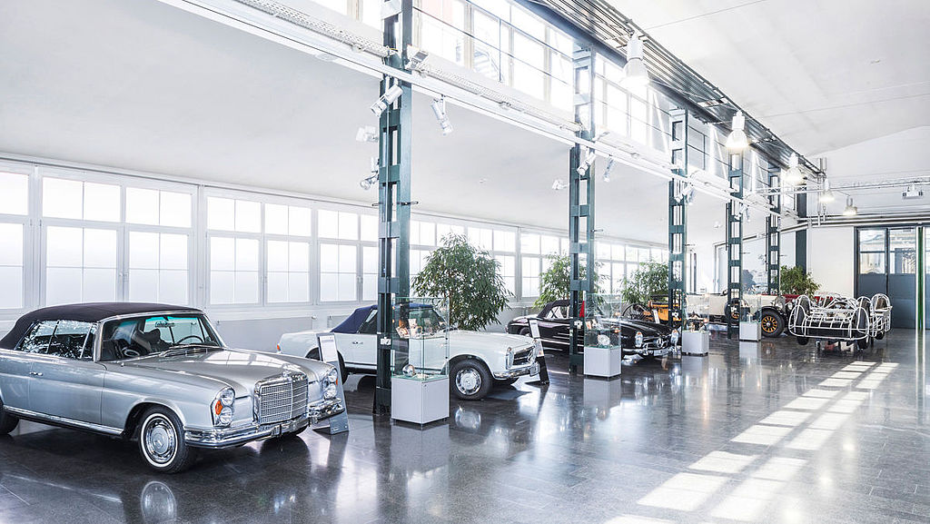 Blick ins Mercedes-Benz Classic Center in Fellbach
